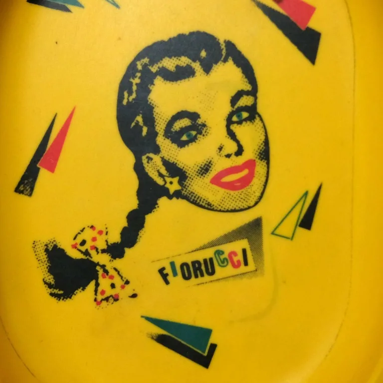 Detail for Original 80's FIORUCCI Bright Yellow Judy Garland Ash Tray, Made in Italy (2 of 3)
